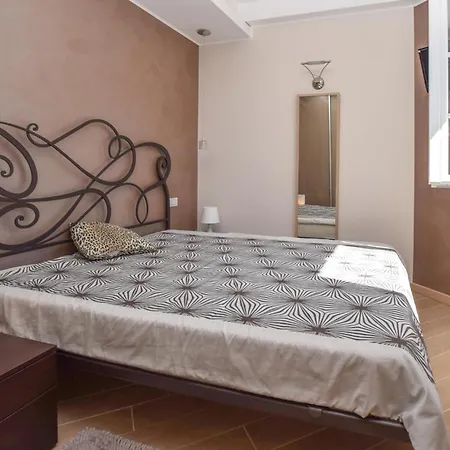 2 Bedroom Awesome In Magliolo