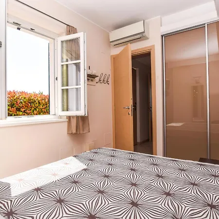 2 Bedroom Awesome In Nyaraló