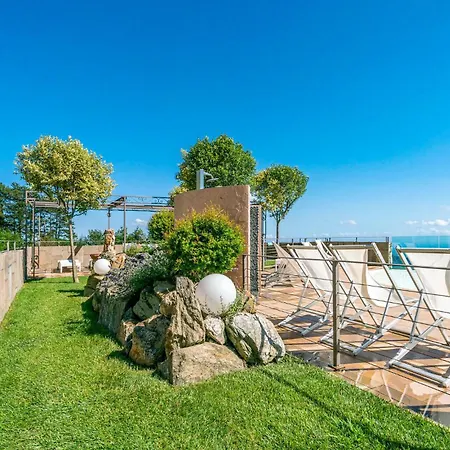 2 Bedroom Awesome In Magliolo